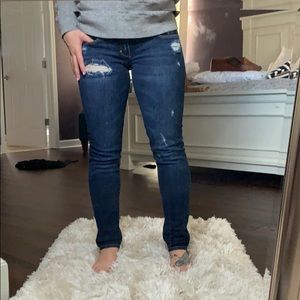 Abercrombie & Fitch 26 2S Distressed Jeans